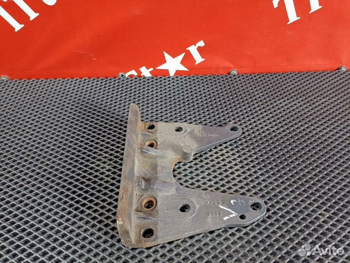 Кронштейн передней пневморессоры