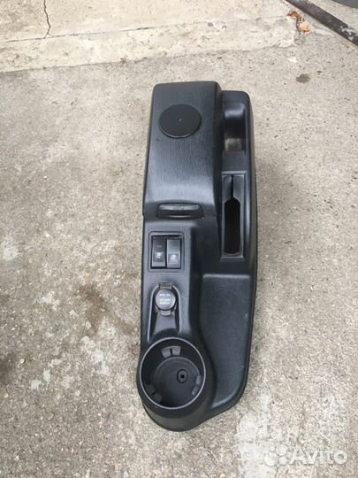 Подлокотник на Хюндай Матрикс