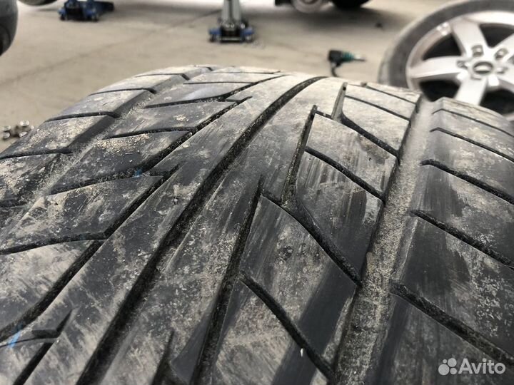 Nitto NT555 285/35 R22