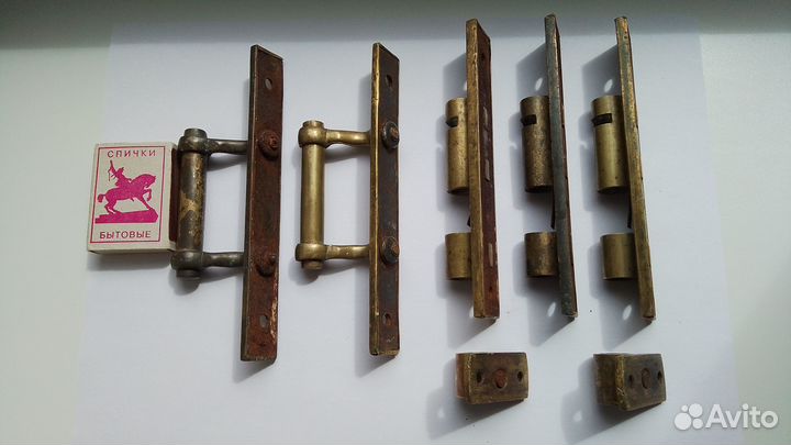 Старинные оконные ручки, шпингалеты Бривин
