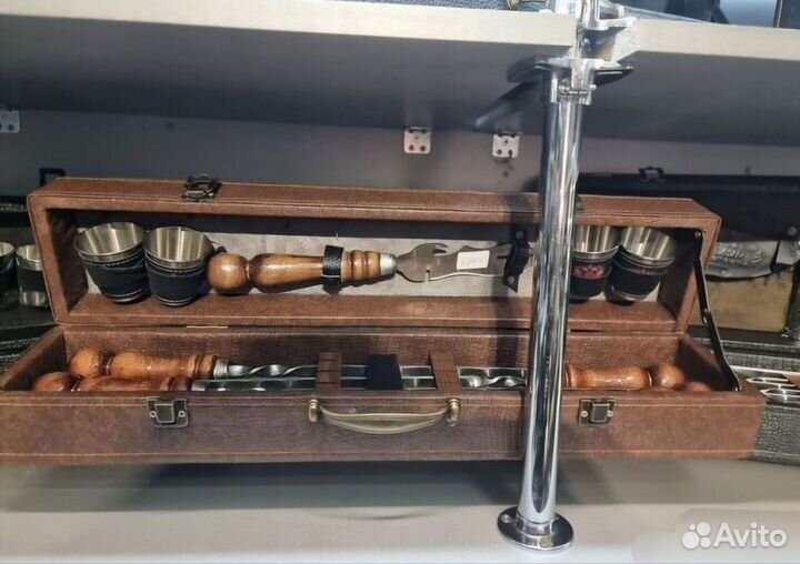 Набор шампуров в кейсе из кож.зама