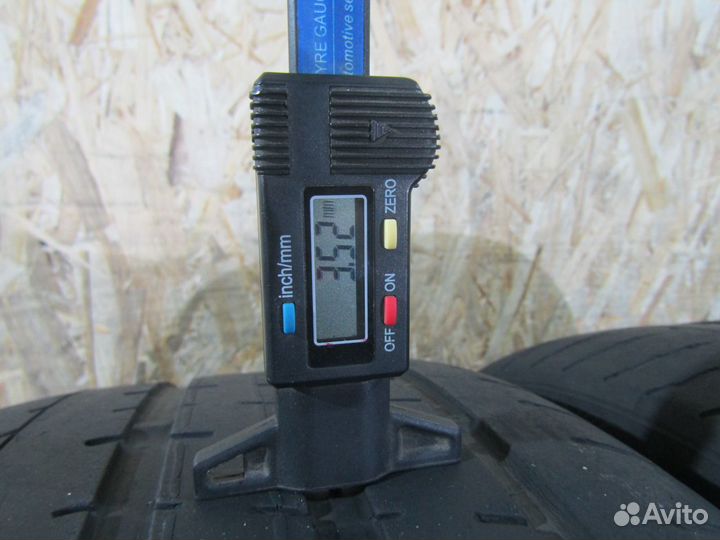 Pirelli P Zero 255/35 R19