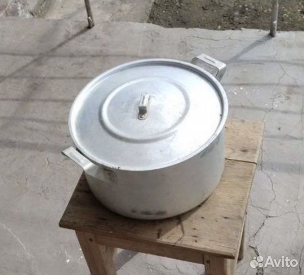 Продам кастрюлю алюминиевую на 8 л, и на 3,5 л, 6л
