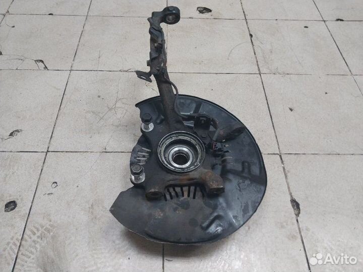 Кулак поворотный левый Toyota Land Cruiser Prado