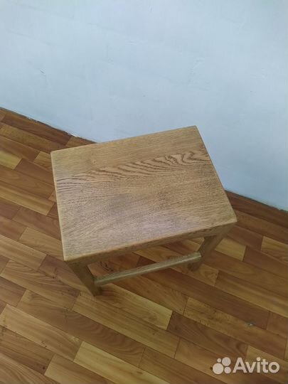 Табурет из массива дуба