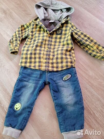 Рубашка и джинсы