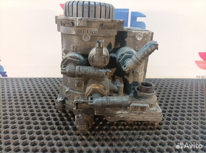 Кран управления тормозами прицепа