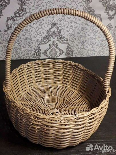 Корзина плетеная для подарков/фруктов/цветов