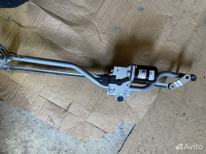 Трапеция дворников Фольксваген Каравелла Т5. 2012