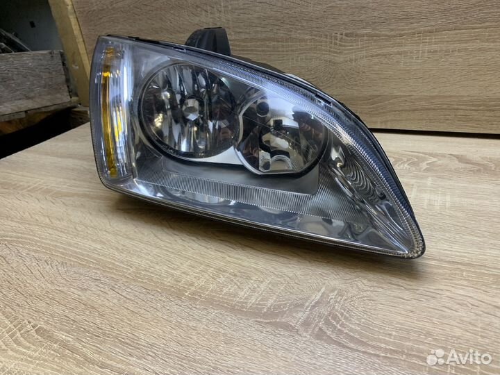Фара правая Ford Focus 2 2005-2008г