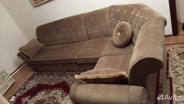 Диван углавой