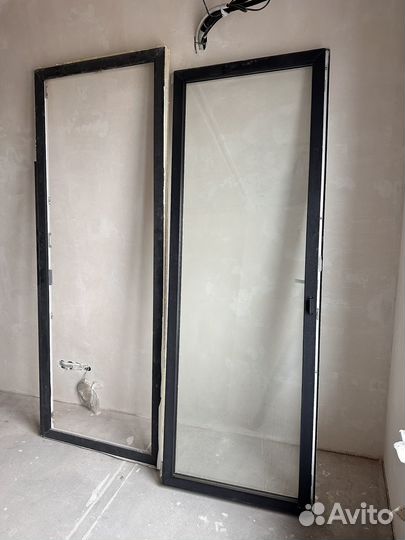 Окно (пакет) и Пластиковая дверь с новостройки