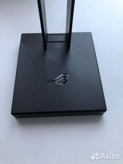 Asus ROG Throne Core