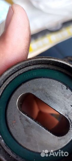 Помпа с роликом mitsubishi carisma 1.6