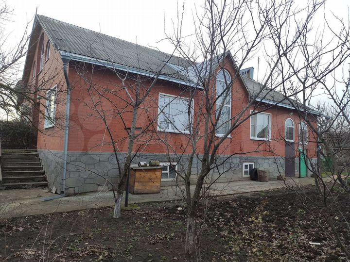 Дом 179 м² на участке 12 сот.