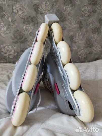 Роликовые коньки раздвижные девочек размер 26-31