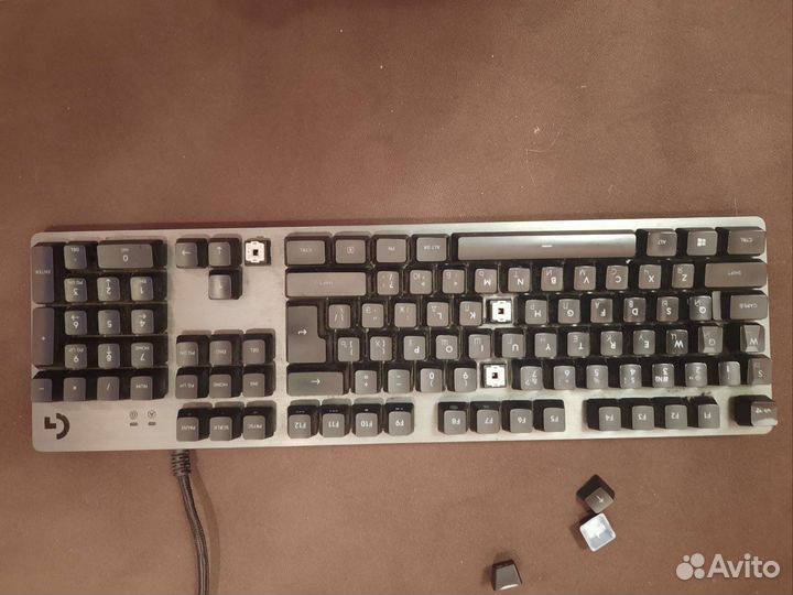 Механическая клавиатура logitech