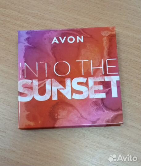 Палетка теней для век Avon