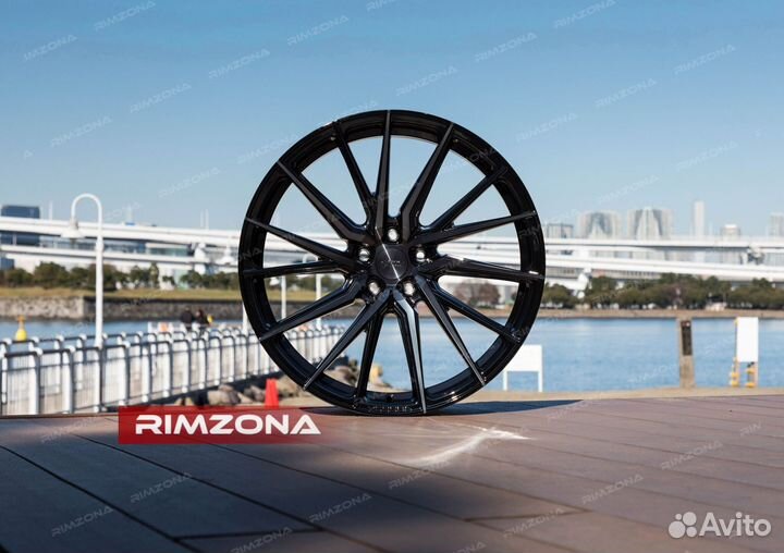 Кованые диски R21 на Audi RS7