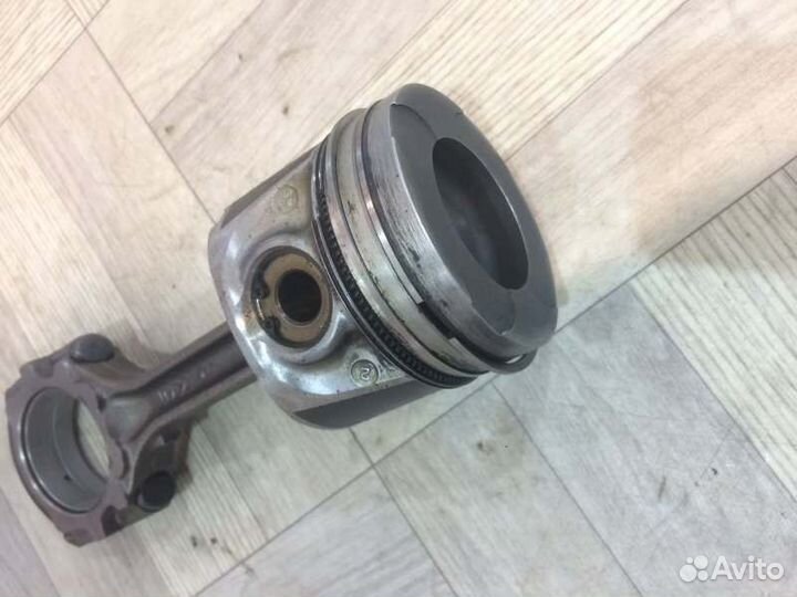 Поршень шатун Nissan X-Trail T30 YD22ETI