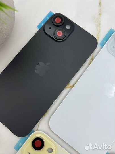 Задняя крышка iPhone 15