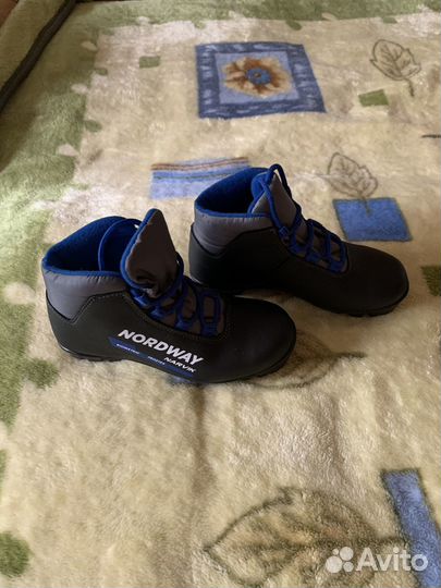 Лыжные ботинки для мальчика. Р 35