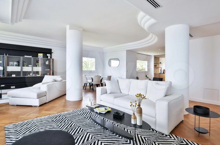 3-к. апартаменты, 160 м², 4/15 эт.