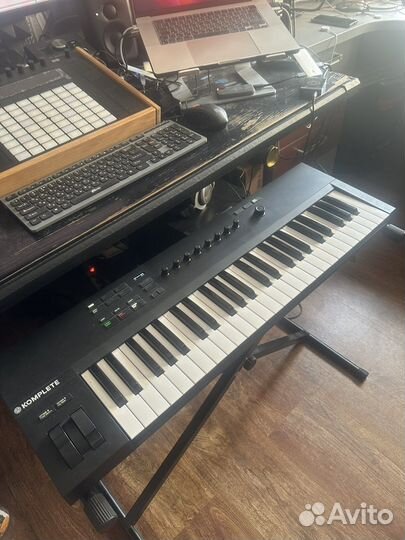 Komplete kontrol A49 midi