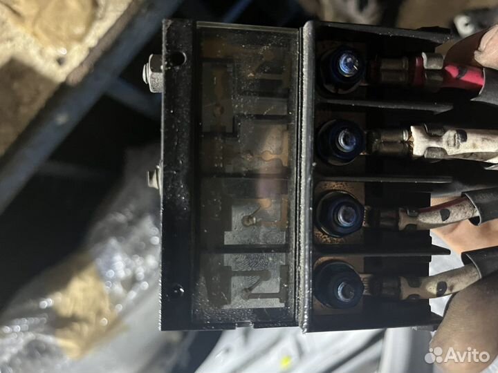 Клемма аккумулятора Mitsubishi