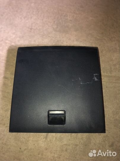 Бардачок торпеды mazda demio dy3w