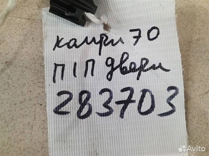 Кнопка стеклоподъемника Toyota Camry XV70 2017