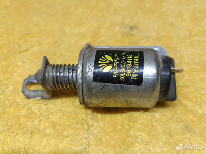 Втягивающее реле багажника на нексию