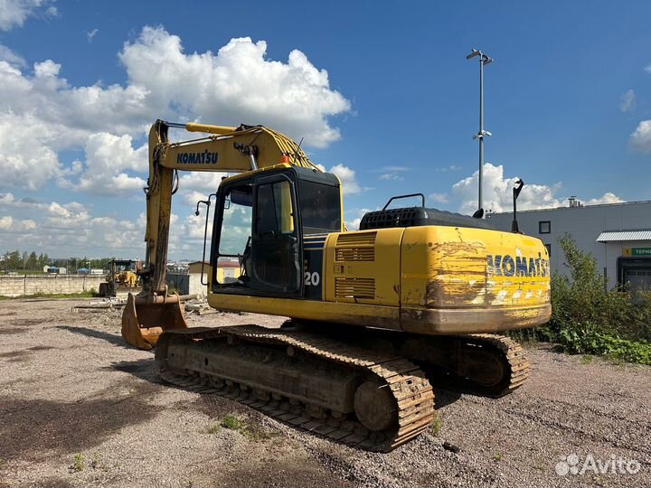 Гусеничный экскаватор Komatsu PC220-8M0, 2016