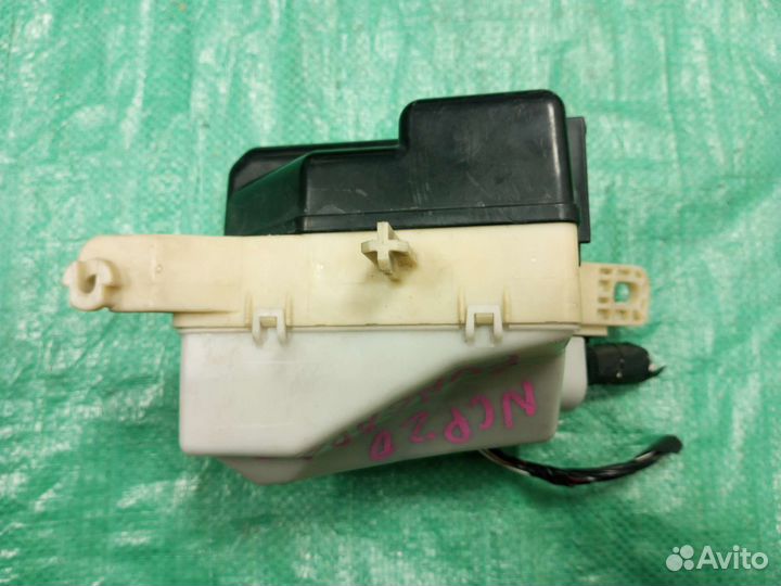 Блок предохранителей Toyota Funcargo NCP20