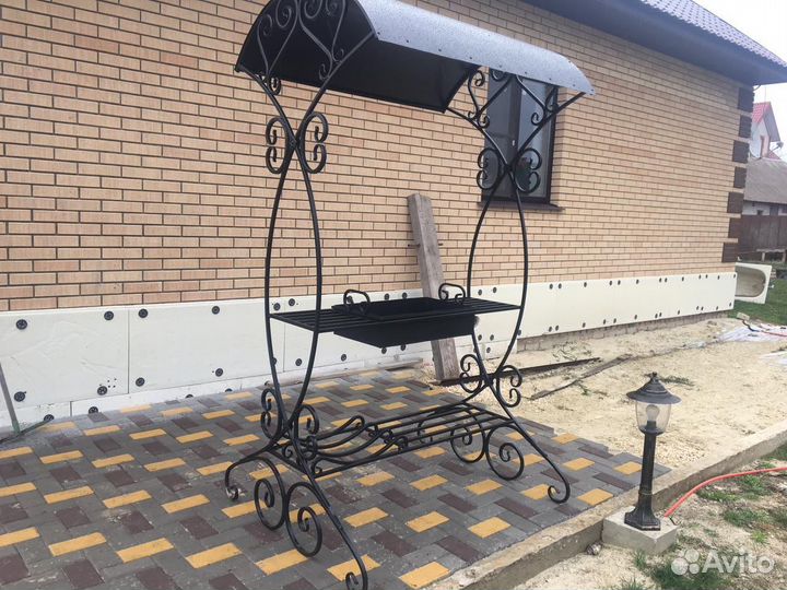 Кованые мангалы с крышей