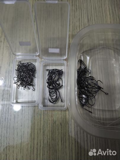 Форелевая резина и крючки