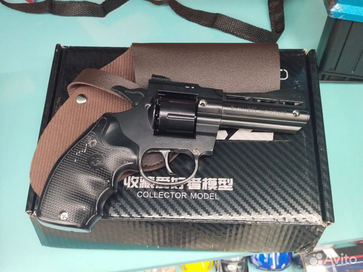 Револьвер на пистонах
