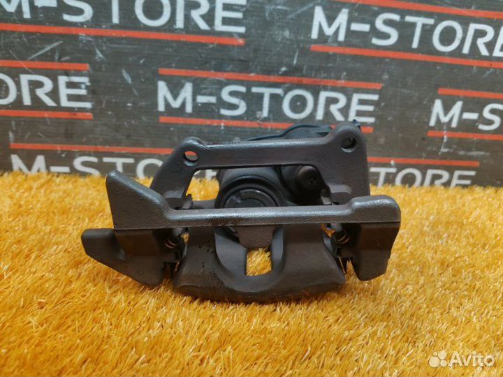 Суппорт задний правый Audi A5 8T cdnc 2011