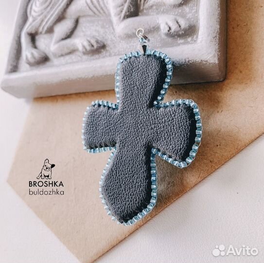 Подвеска Крест из бисера