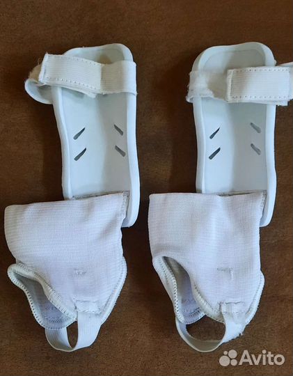 Футбольные щитки