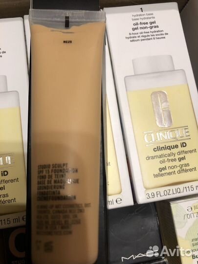 Тональная основа. NC 25. MAC