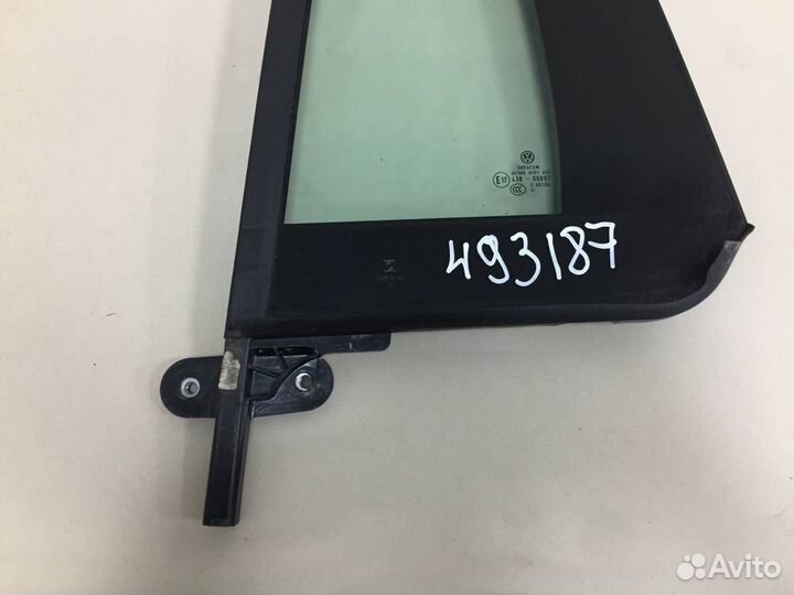 Стекло двери задней левой форточка Volkswagen Tigu