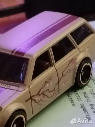 Машинка hot wheels