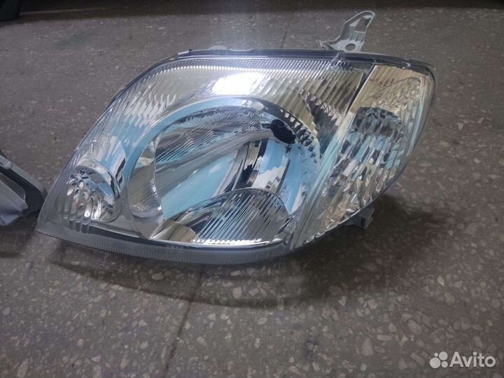 Фары Тойота Королла 120. 00-02 г.в. депо
