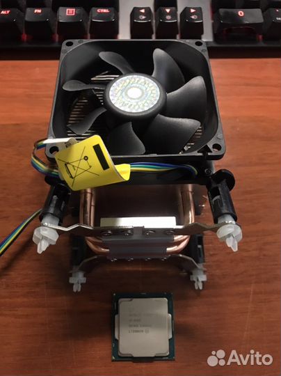 Процессор i3 8100 с охлаждением