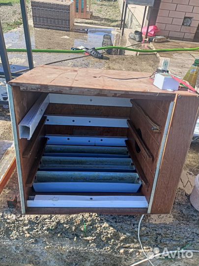 Инкубатор для яиц автоматический