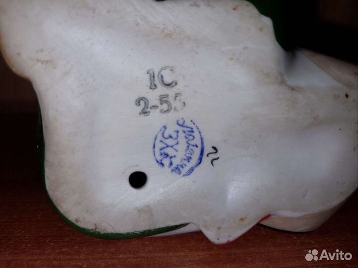Статуэтка фарфор