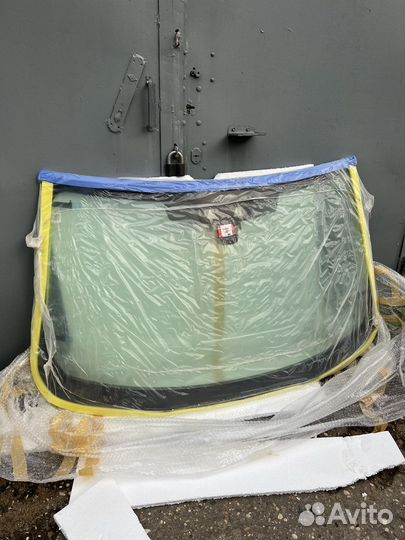 Лобовое стекло Range Rover Sport