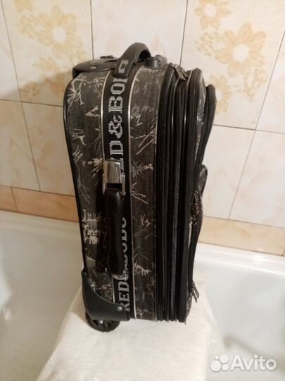 Чемодан на 2 колесах для ручной клади 55х32х21+5