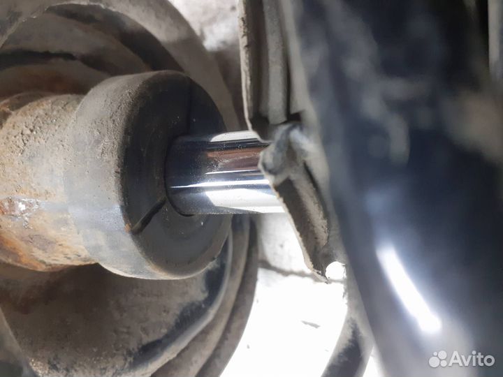 Стойка передняя левая Mazda 3 в сборе